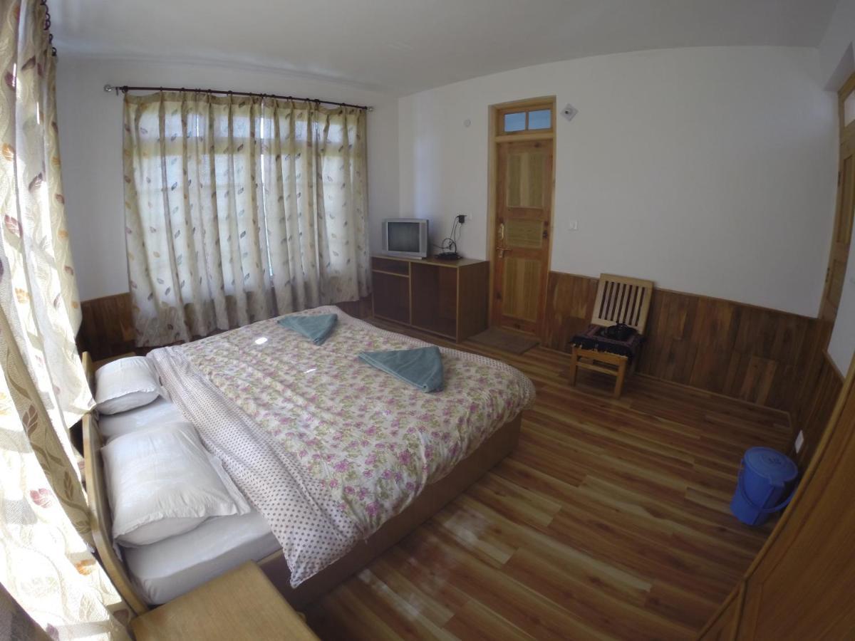 Barath Hotel & Guest House Leh Exterior photo