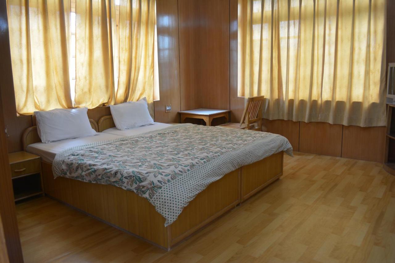 Barath Hotel & Guest House Leh Exterior photo